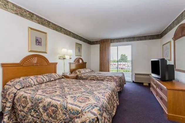 Days Inn & Suites by Wyndham Port Richey
