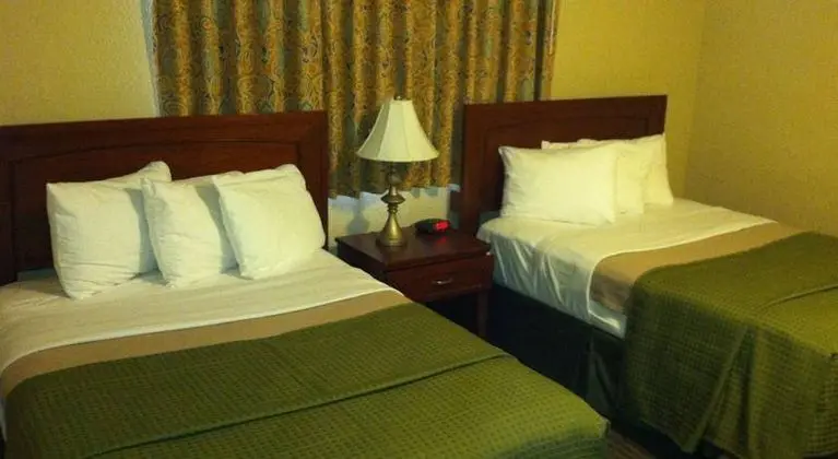 Days Inn & Suites by Wyndham San Diego SDSU