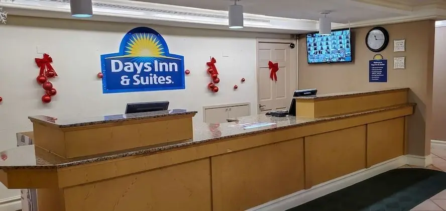 Days Inn & Suites by Wyndham Schaumburg - Lobi