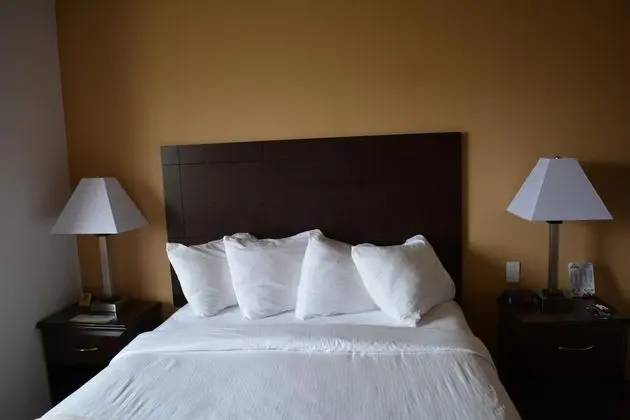 Days Inn & Suites by Wyndham Spokane Airport