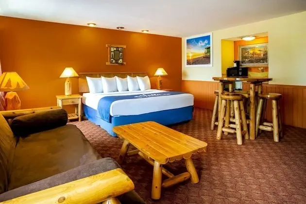 Days Inn & Suites by Wyndham Stevens Point