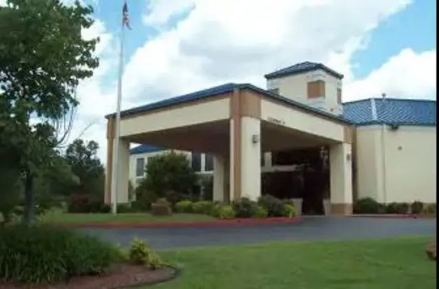 Days Inn & Suites by Wyndham Tahlequah