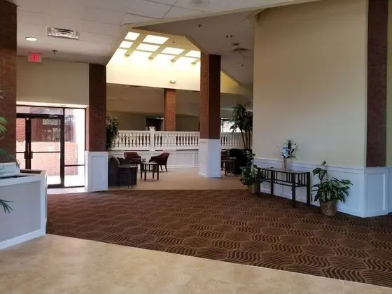 Days Inn & Suites by Wyndham Tallahassee Conf Center I-10 - Lobi