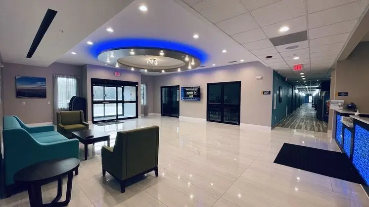 Days Inn & Suites by Wyndham Tomball Houston NW - Lobi