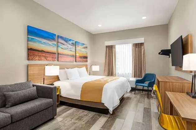 Days Inn & Suites by Wyndham Tomball Houston NW - Oda