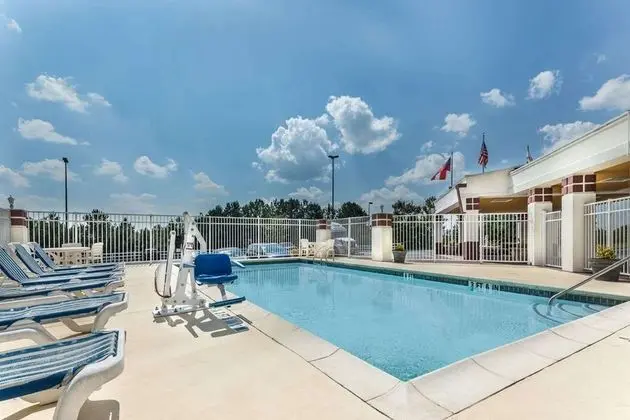 Days Inn & Suites by Wyndham Union City