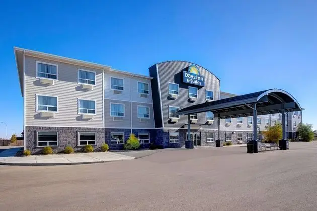 Days Inn & Suites by Wyndham Warman Legends Centre - Dış Mekan