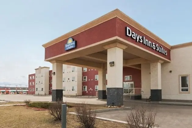Days Inn & Suites by Wyndham Whitecourt