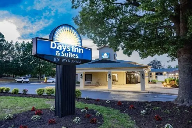 Days Inn & Suites by Wyndham Williamsburg Colonial - Öne Çıkan Resim