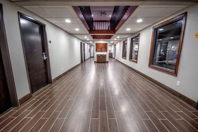 Days Inn & Suites by Wyndham Wisconsin Dells - Lobi