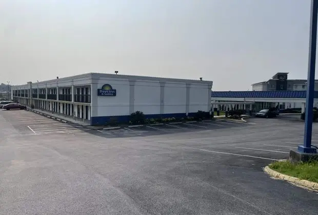Days Inn & Suites by Wyndham York - Dış Mekan
