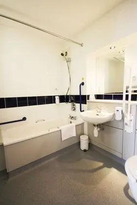 Days Inn by Wyndham Abington M74 - Banyo Tipleri