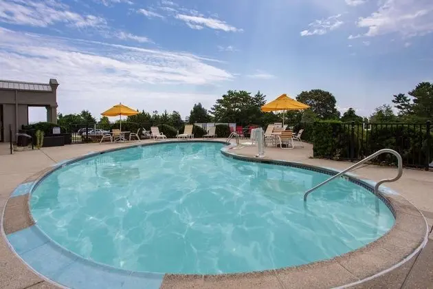 Days Inn by Wyndham Absecon Atlantic City Area - Havuz