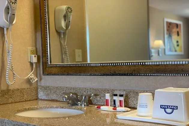 Days Inn by Wyndham Alhambra CA - Banyo Özellikleri