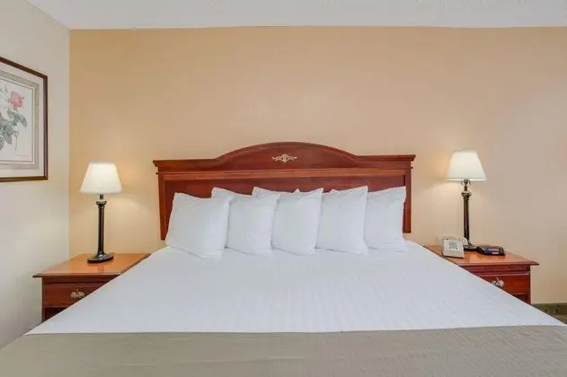 Days Inn by Wyndham Asheville West