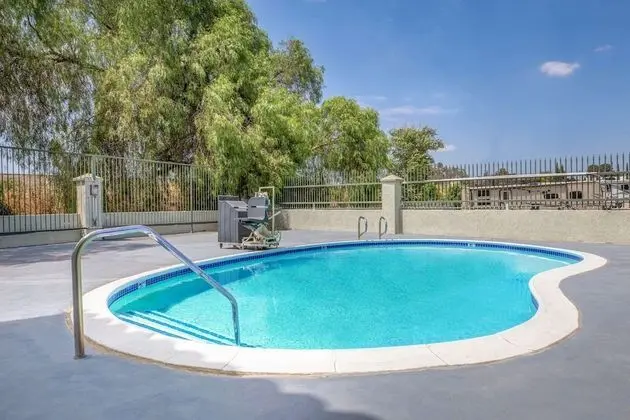 Days Inn by Wyndham Banning Casino/Outlet Mall - Havuz