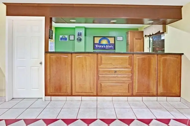 Days Inn by Wyndham Baytown TX