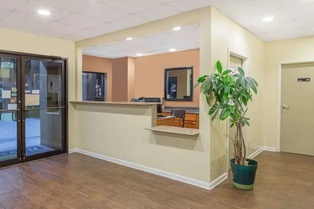 Days Inn by Wyndham Biloxi Beach - Lobi