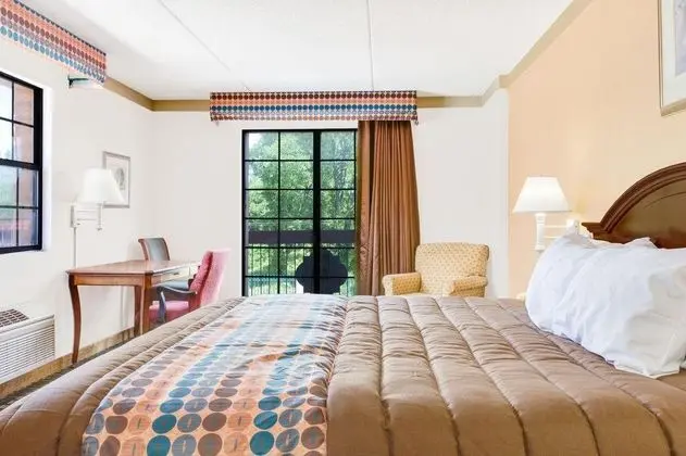Days Inn by Wyndham Birmingham/West