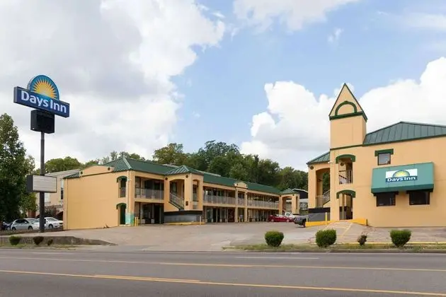 Days Inn by Wyndham BNA St Thomas W Hosp - 1