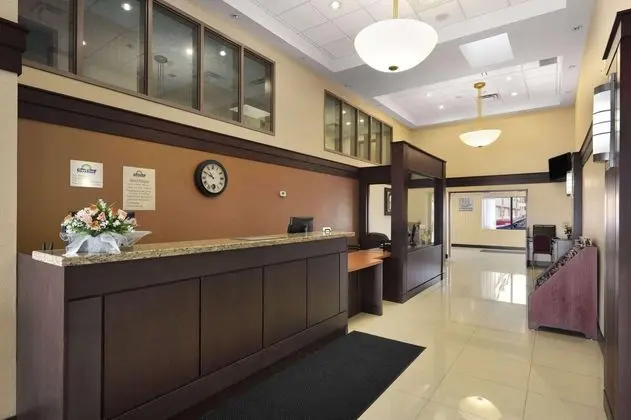 Days Inn by Wyndham Brampton - Lobi