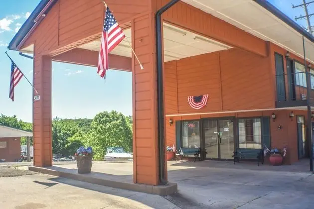 Days Inn by Wyndham Branson near Theatre District