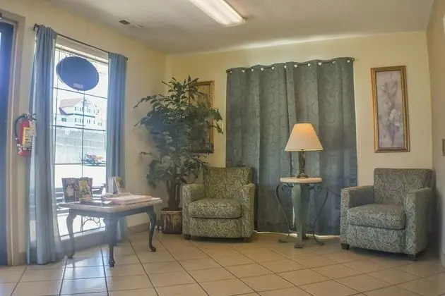 Days Inn by Wyndham Branson near Theatre District - Lobi