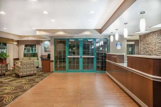 Days Inn by Wyndham Brewerton/ Syracuse near Oneida Lake - Lobi