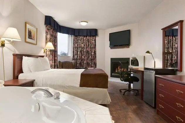 Days Inn by Wyndham Brockville - Genel