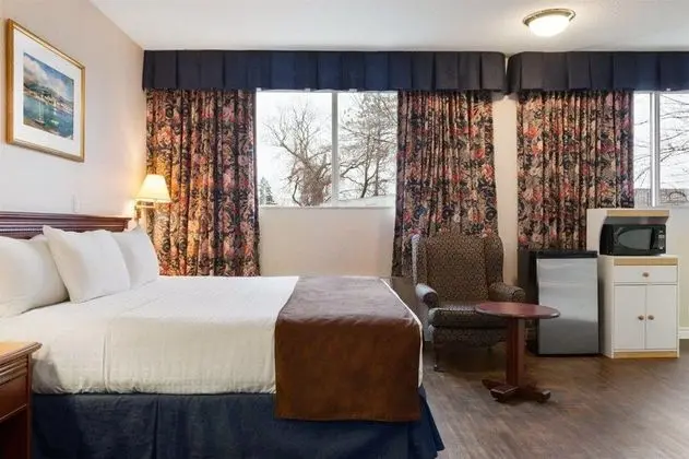 Days Inn by Wyndham Brockville - Genel