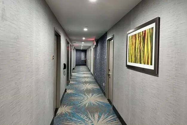 Days Inn by Wyndham Brooklyn / Eastern Parkway - Misafir Tesisleri ve Hizmetleri