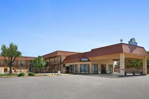 Days Inn by Wyndham Burleson Ft. Worth