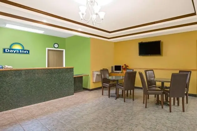 Days Inn by Wyndham Butler - 1