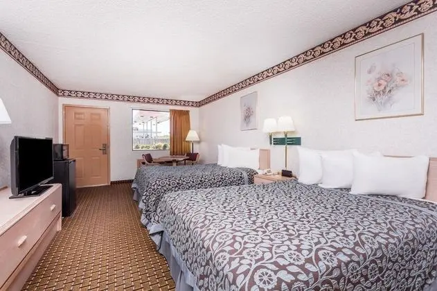 Days Inn by Wyndham Byron