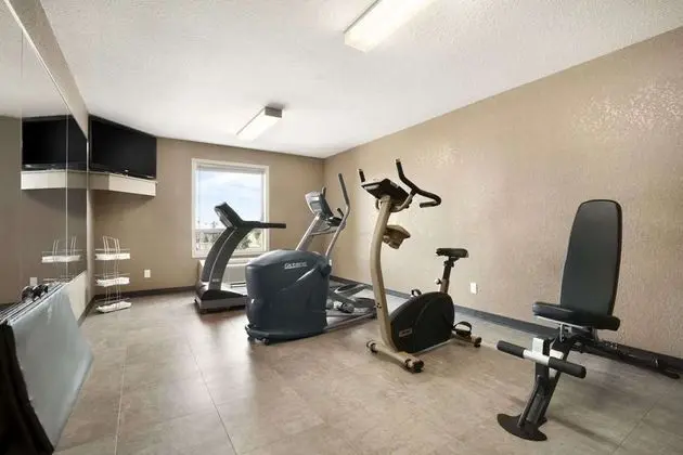 Days Inn by Wyndham Calgary Airport