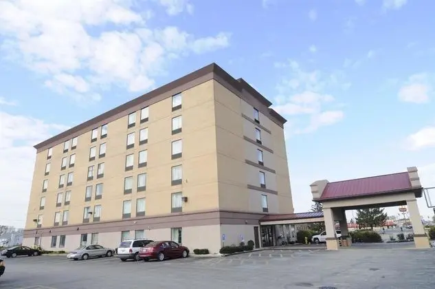 DAYS INN BY WYNDHAM CALUMET PARK