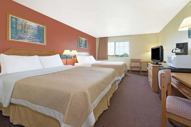 Days Inn by Wyndham Cameron