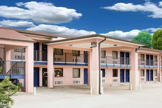 Days Inn by Wyndham Camilla