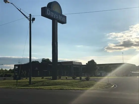 Days Inn by Wyndham Cave City - Dış Mekan