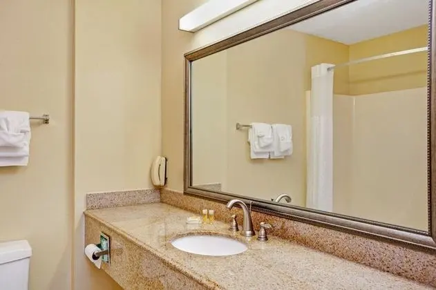 Days Inn by Wyndham Charleston East - Genel