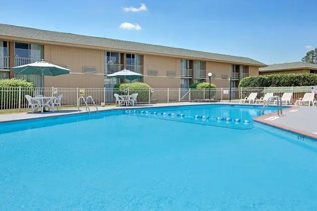 Days Inn by Wyndham Charlotte/Woodlawn Carowinds