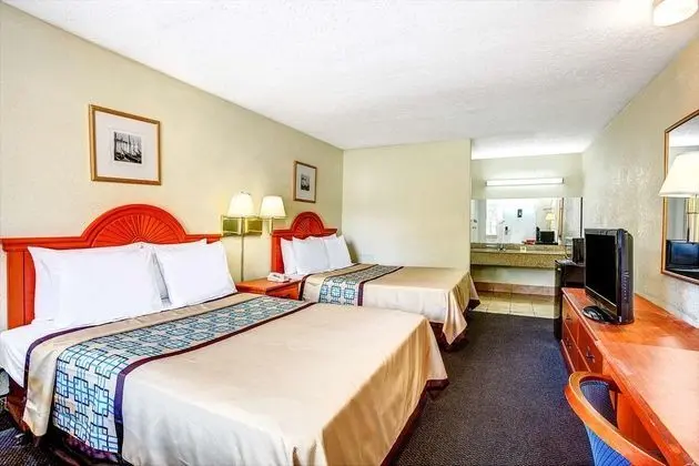Days Inn by Wyndham Chesapeake