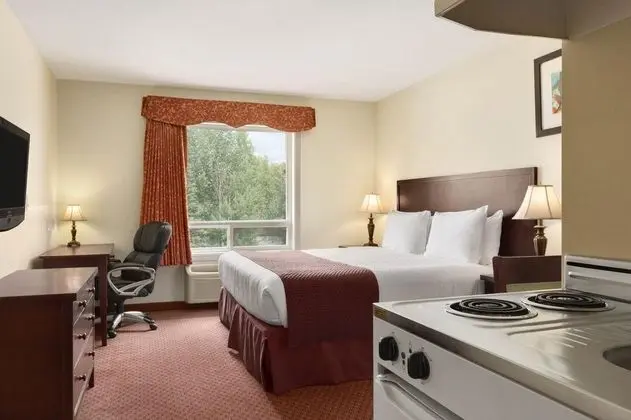 Days Inn by Wyndham Chetwynd