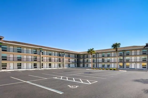 Days Inn by Wyndham Clermont Theme Park West - Dış Mekan