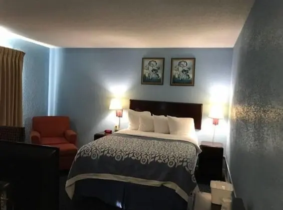 Days Inn by Wyndham Cleveland Lakewood - Oda