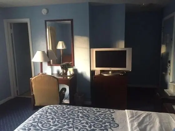 Days Inn by Wyndham Cleveland Lakewood - Oda