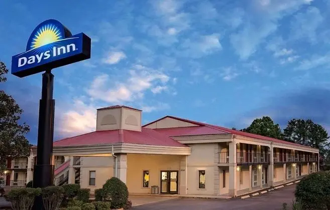 Days Inn by Wyndham Cleveland TN