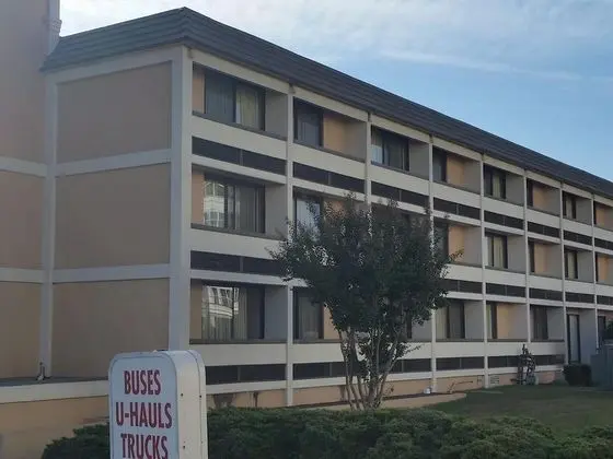 Days Inn by Wyndham College Park
