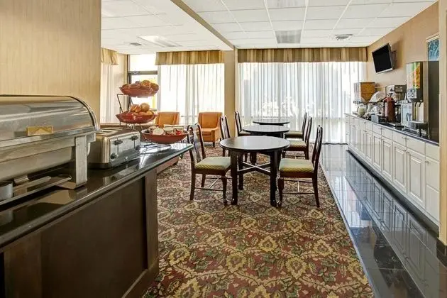 Days Inn by Wyndham College Park