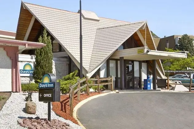 Days Inn by Wyndham Colorado Springs/Garden Gods